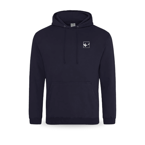 Schwarzer Hoodie mit weißem Vogel-Logo.