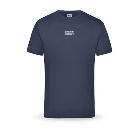Blaues T-Shirt mit Aufdruck 'Brand+Butter'.